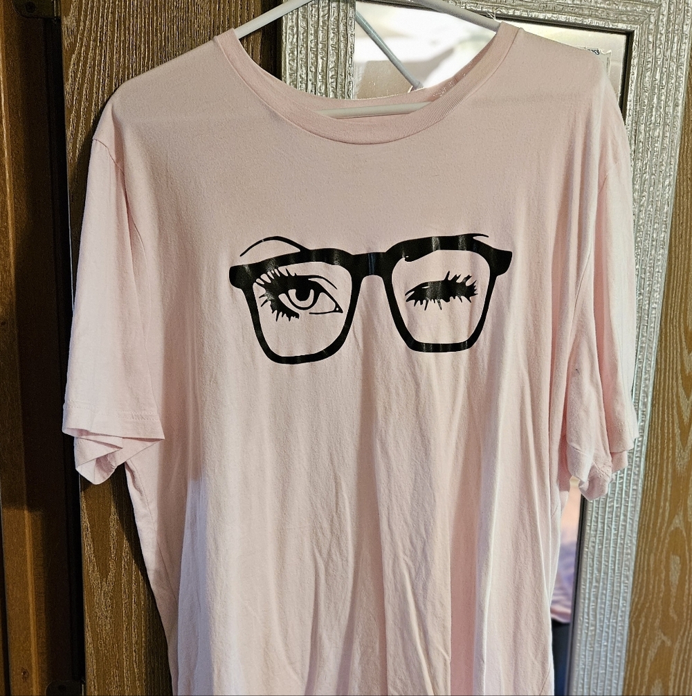 Pink Graphic Short Sleeve Tee with Winking Eyes Print